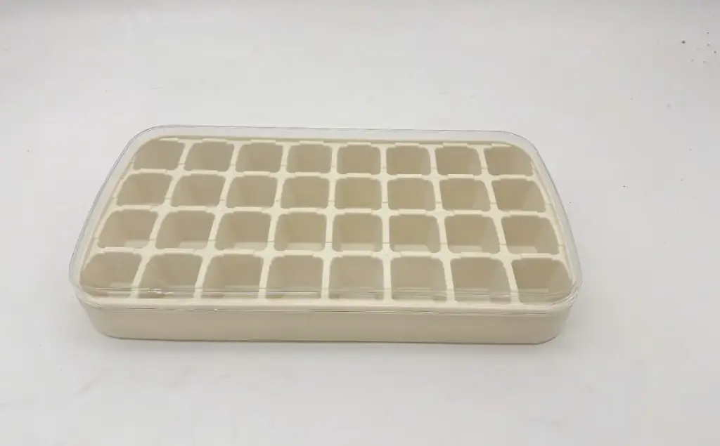 Ice Cube Tray 32 With Cover - Almond